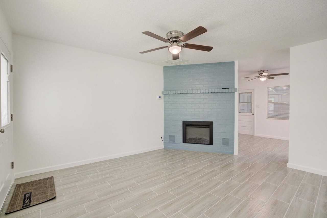 2206 Elizabeth Ave - Photo 3 of 10