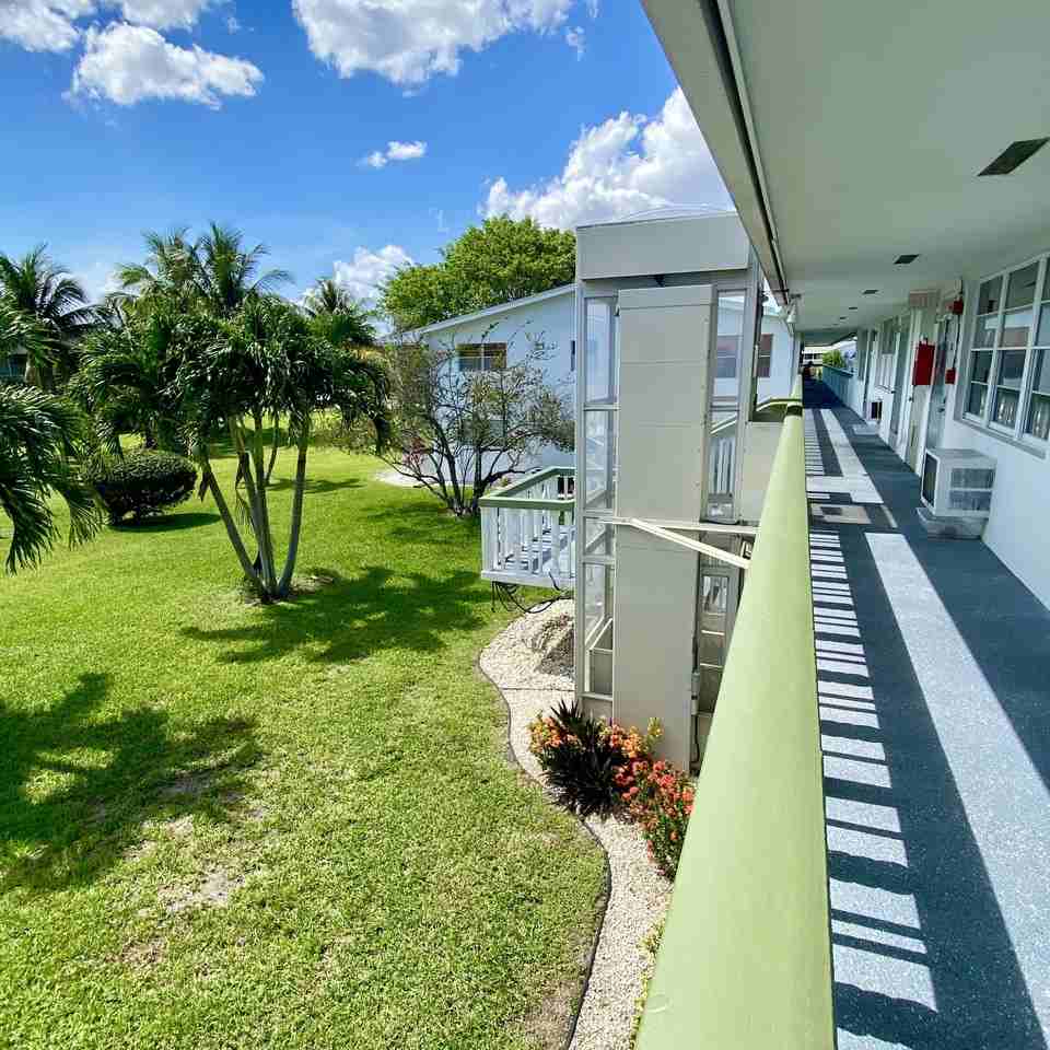 397 Markham R - Photo 2 of 32