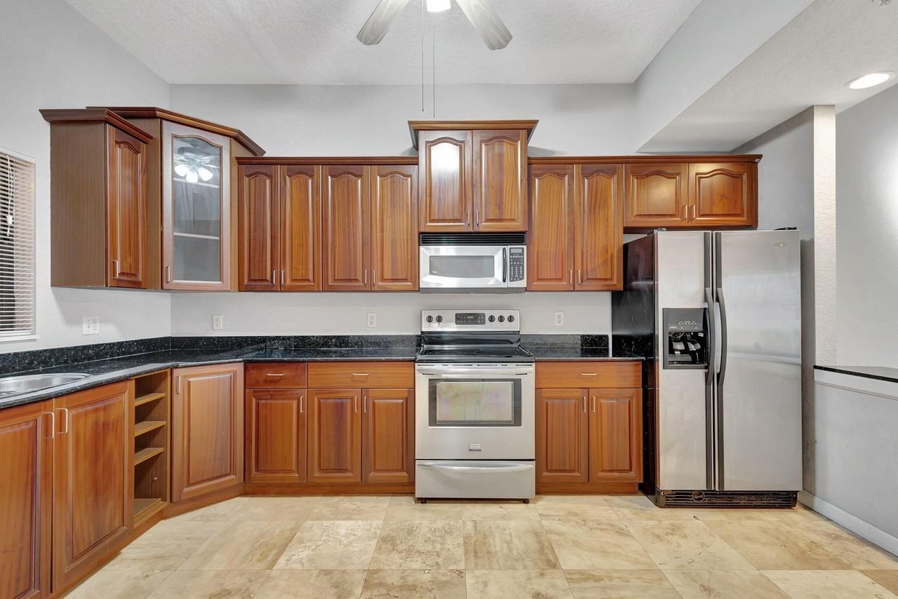 1620 Presidential Way Apt 110 - Photo 5 of 50