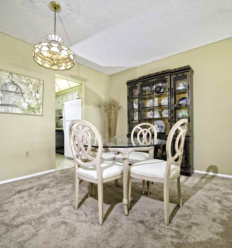 18081 Biscayne Blvd Apt 403 - Photo 5 of 32