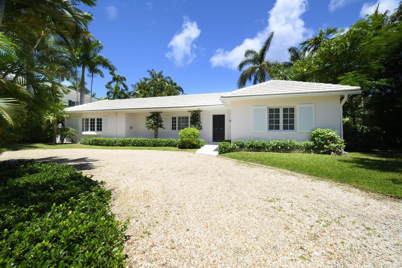 201 Pendleton Ave - Photo 4 of 17