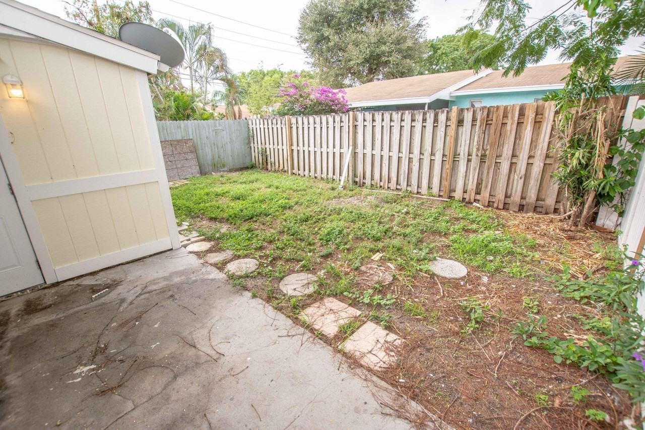 3962 Roan Ct W - Photo 4 of 14