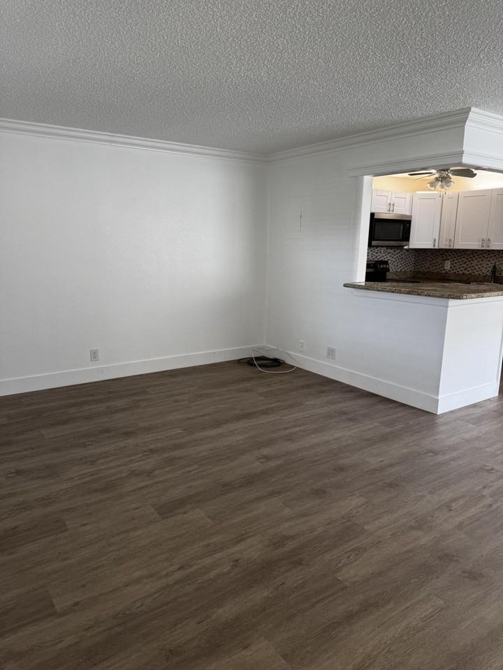 103 Saxony C - Photo 3 of 14