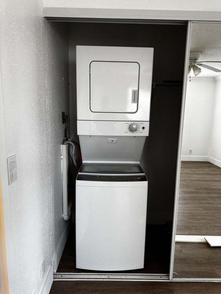 103 Saxony C - Photo 6 of 14