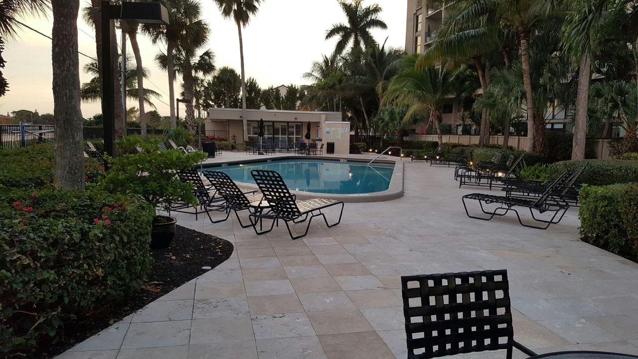 1830 Embassy Dr Apt 506 - Photo 4 of 18