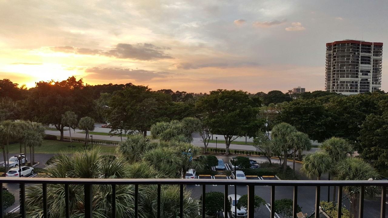 1830 Embassy Dr Apt 506 - Photo 7 of 18