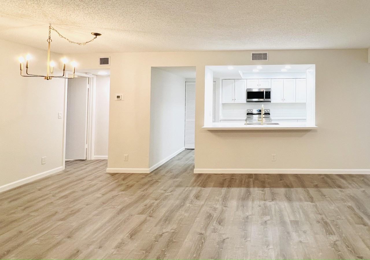 500 Egret Cir #8104 - Photo 6 of 17