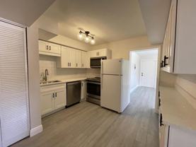 701 Se 4th St #WEST - Photo 1 of 1