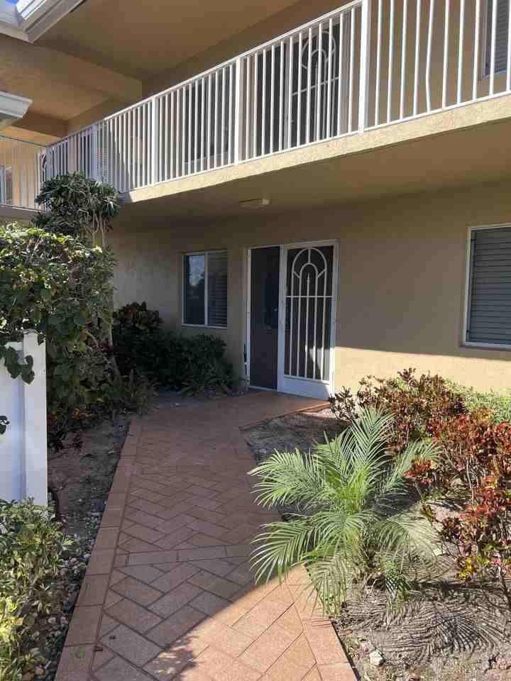 5951 Regal Glen Dr Apt 105 - Photo 2 of 17