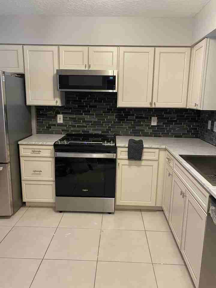 5951 Regal Glen Dr Apt 105 - Photo 4 of 17