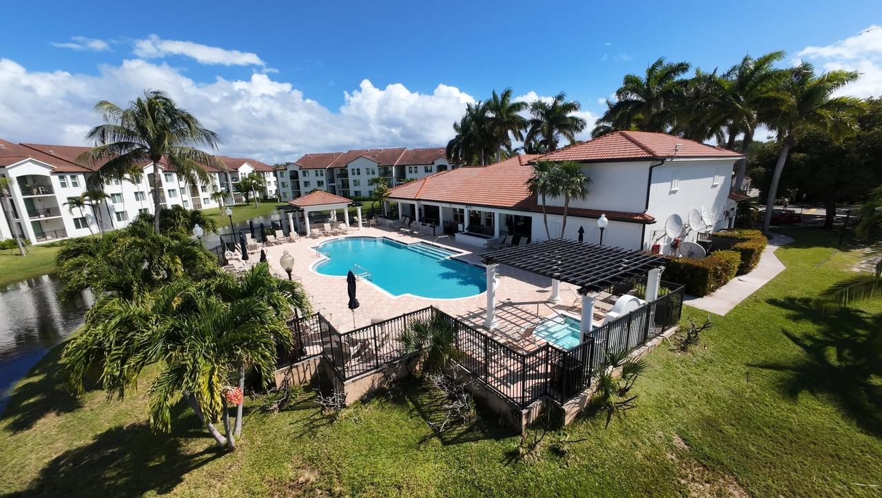 615 Villa Cir Unit 615