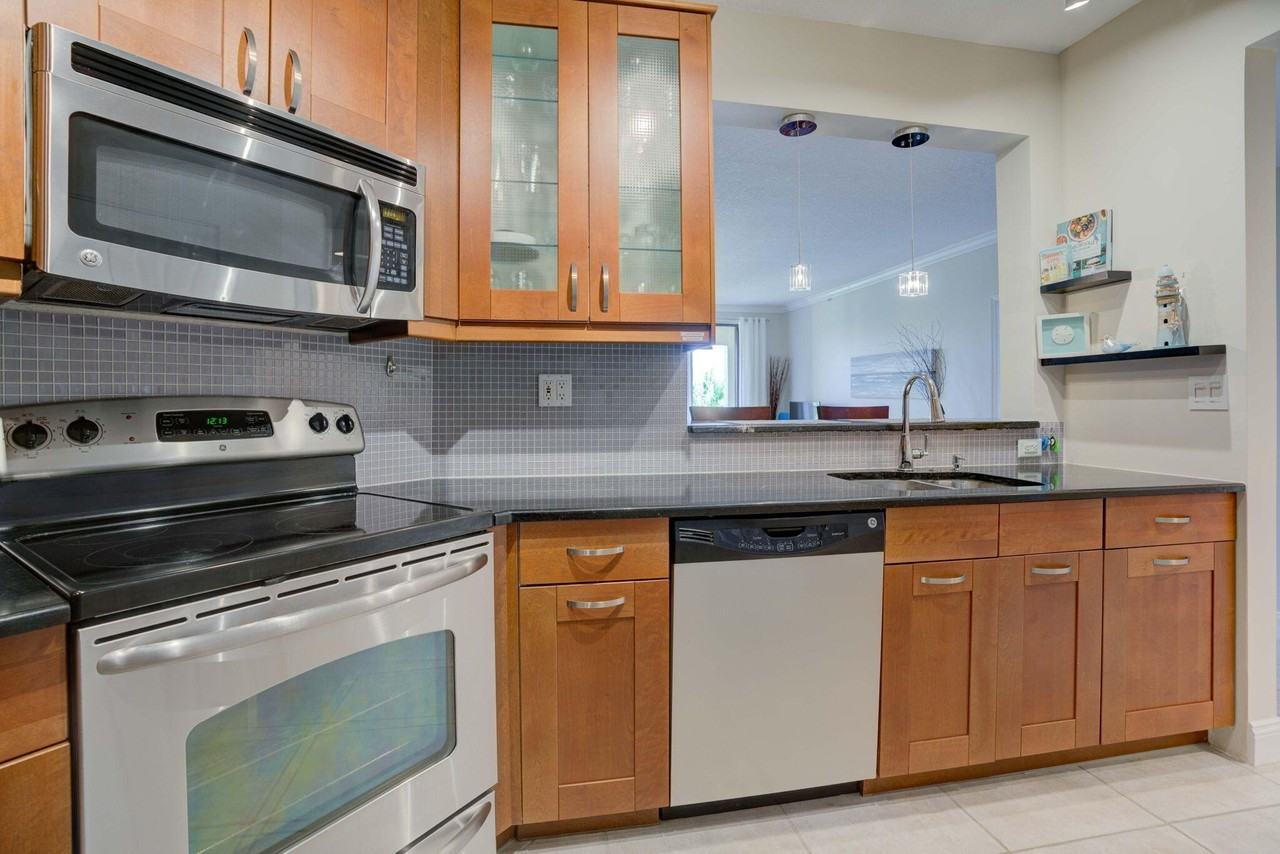 500 Uno Lago Dr Apt 404 - Photo 5 of 50