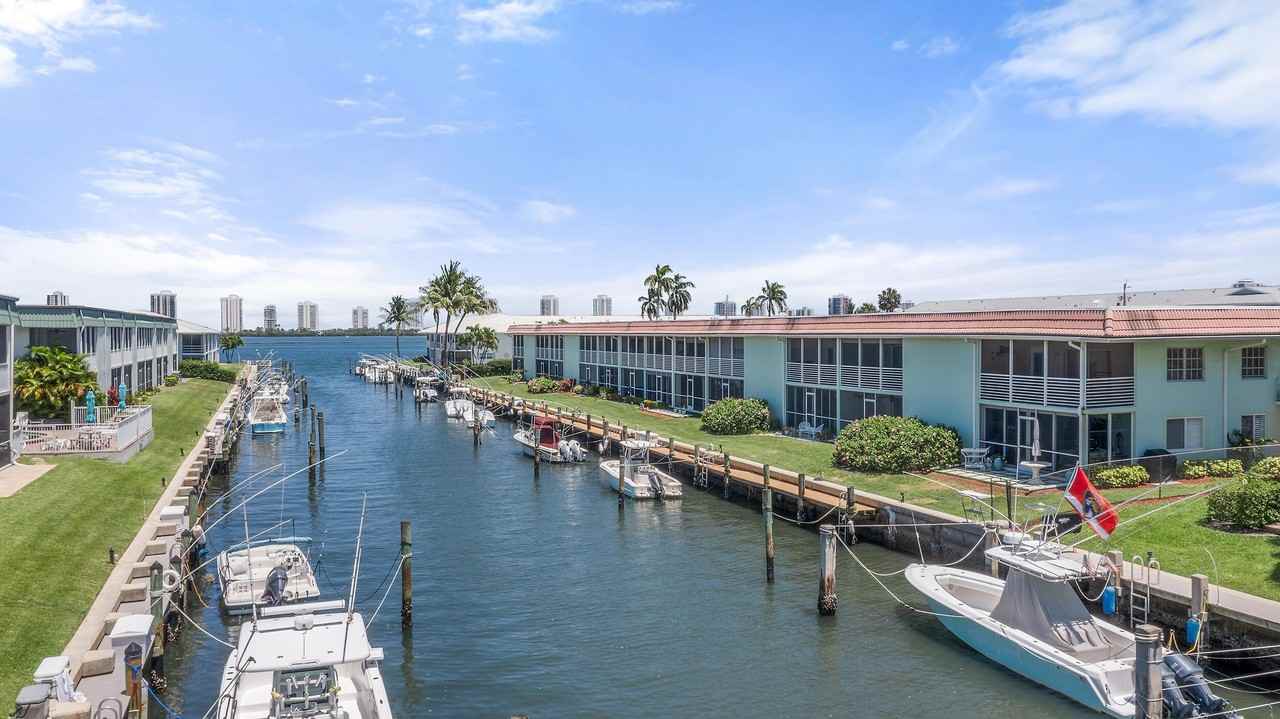 117 Lehane Ter Apt 210 - Photo 4 of 25