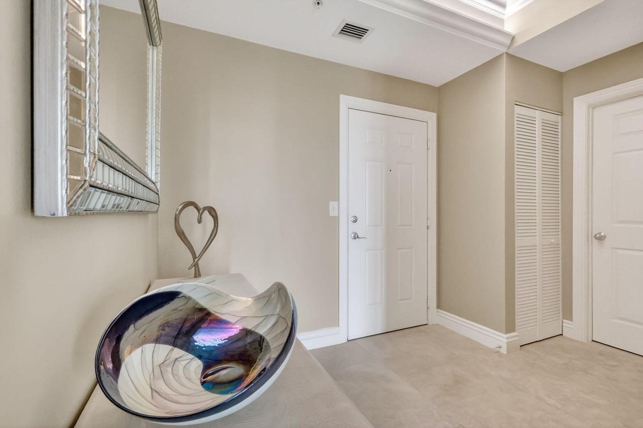 700 E Boynton Beach Blvd #PH2 - Photo 3 of 50