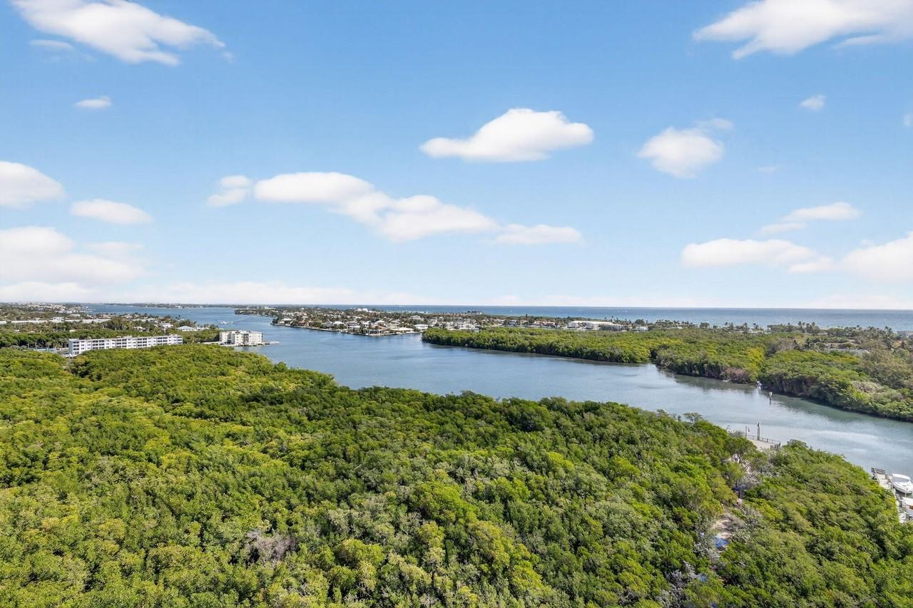 700 E Boynton Beach Blvd #PH2 - Photo 7 of 50