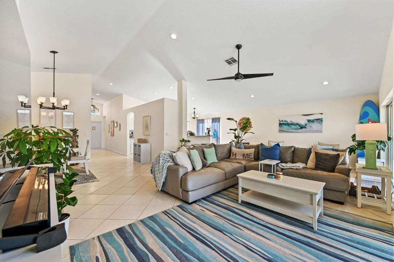 865 Se Westminster Pl - Photo 3 of 24