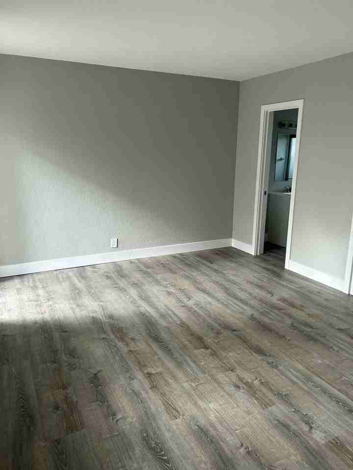 214 S Palmway Apt 1 - Photo 5 of 8