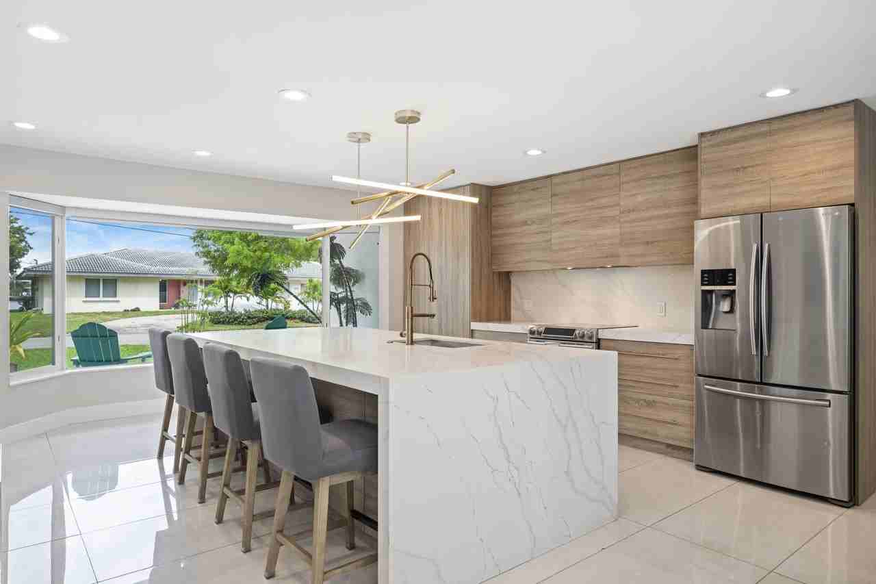 2112 Ne 32nd Ave - Photo 7 of 37