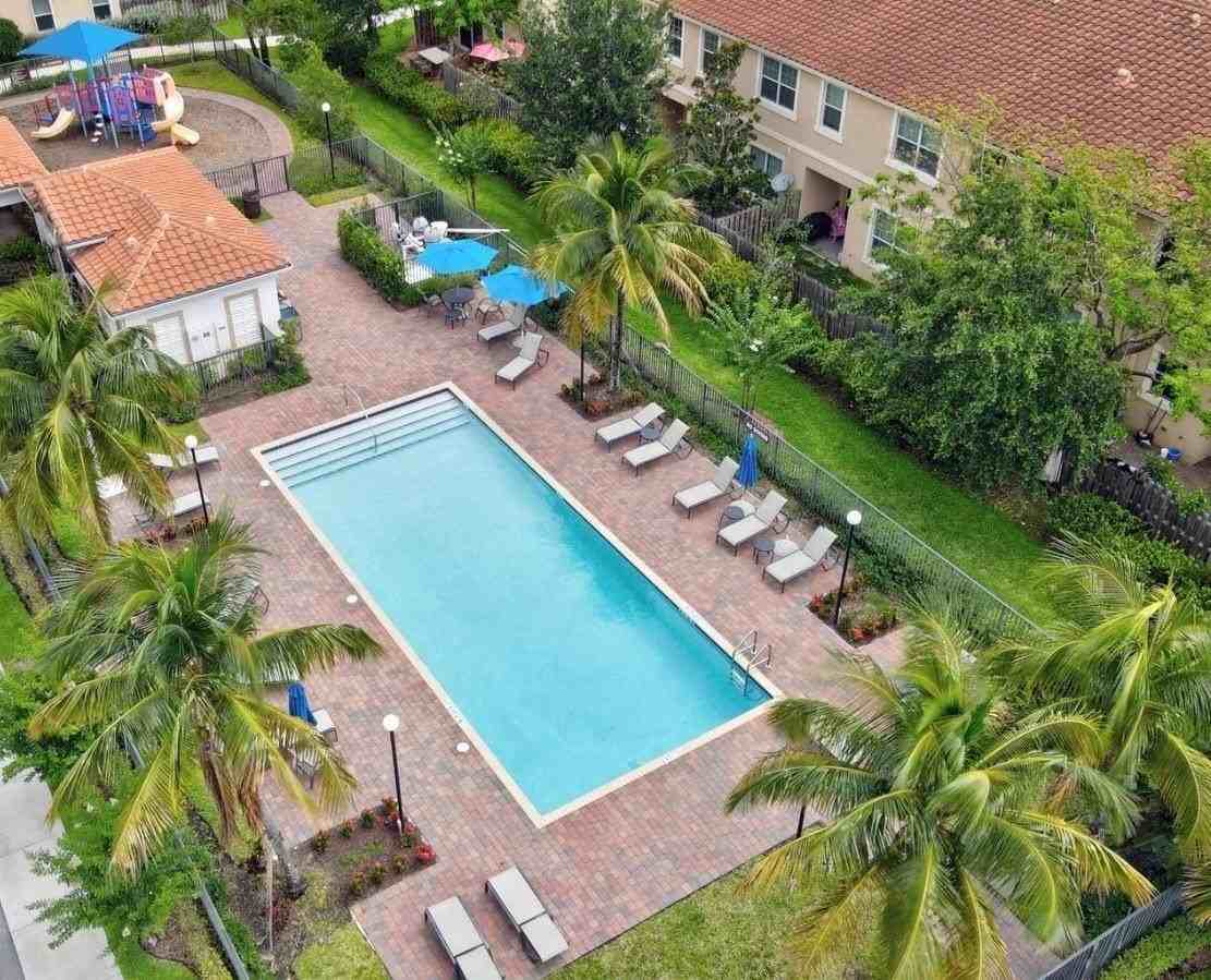 4304 Chalmers Ln - Photo 2 of 21