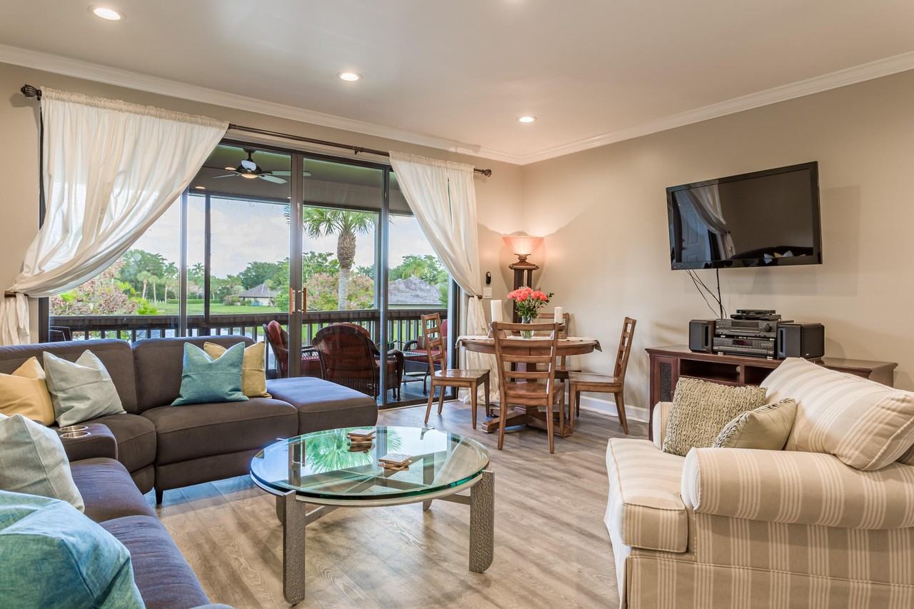 11842 Pebblewood Dr #201 - Photo 5 of 14