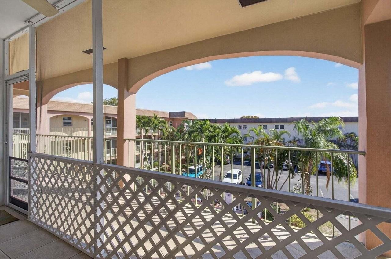 100 Se 6th Ave Apt 303 - Photo 5 of 50