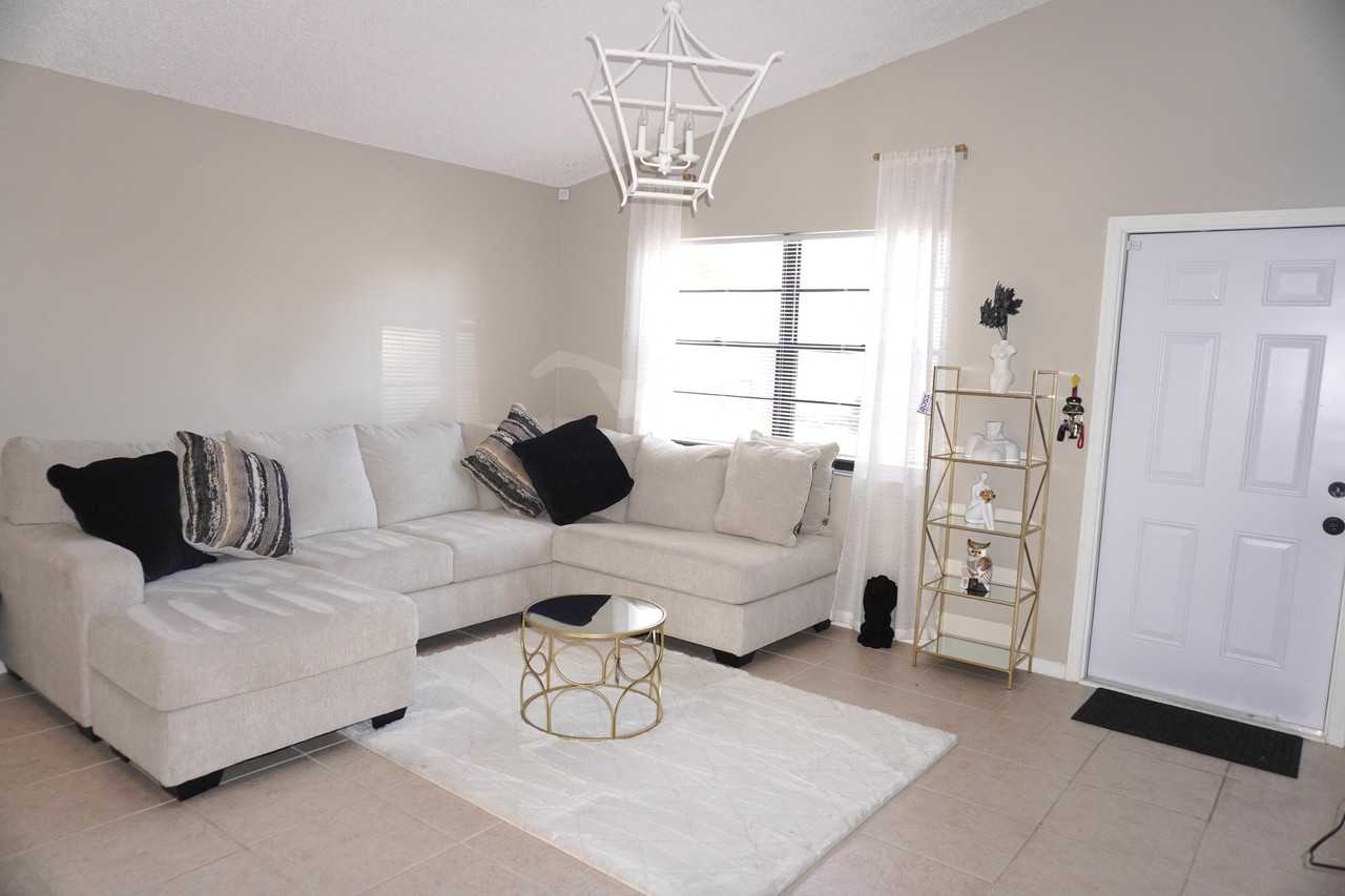 8731 Uranus Ter - Photo 4 of 14