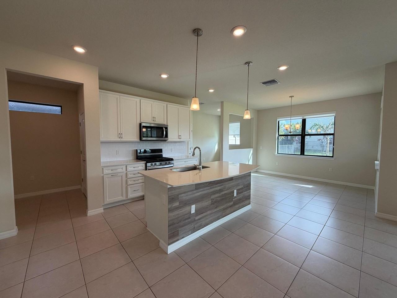 8246 Cadre Noir Rd - Photo 7 of 50