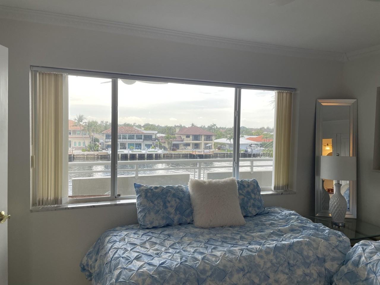 1198 Hillsboro Mile Apt 302 - Photo 7 of 28