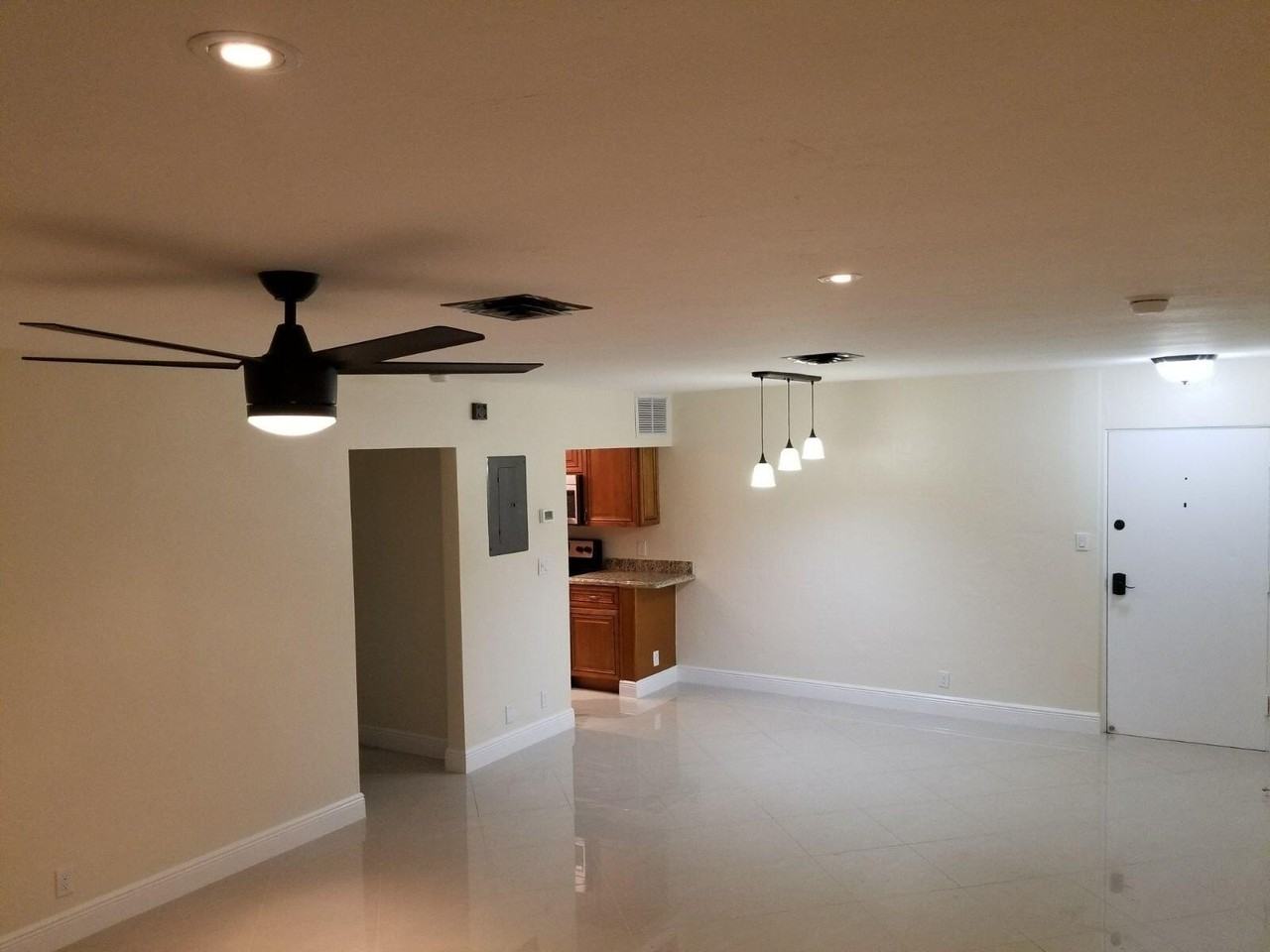 105 S Riverside Dr #205 - Photo 6 of 22