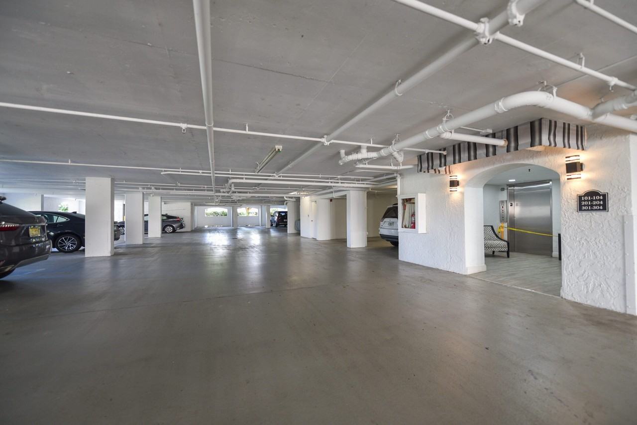 7369 Orangewood Ln Apt 301 - Photo 5 of 50