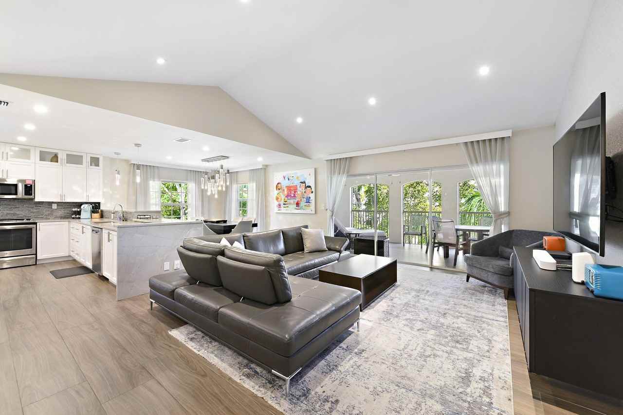 7369 Orangewood Ln Apt 301 - Photo 7 of 50