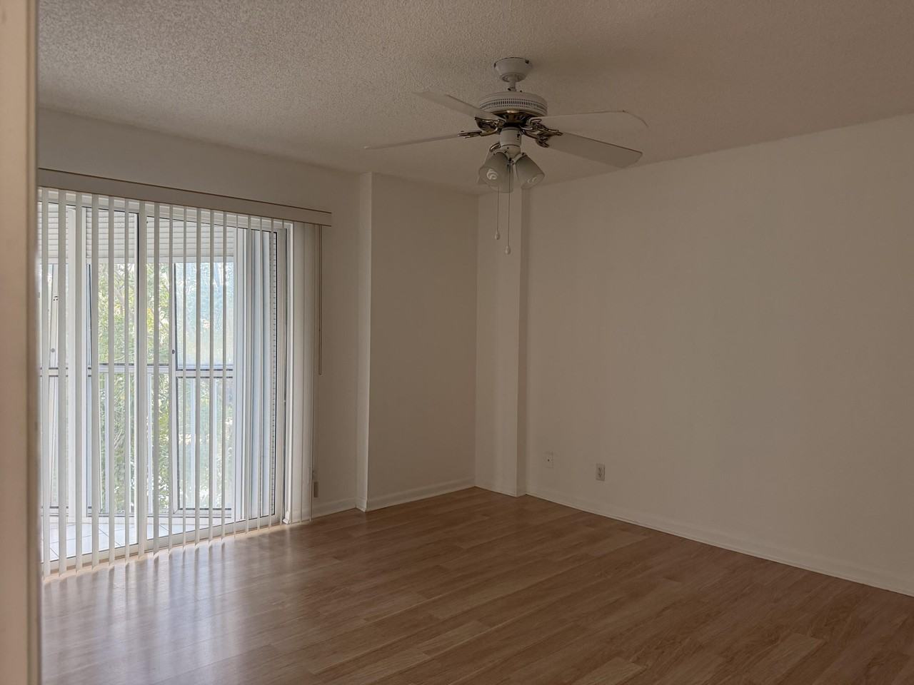 3146 Via Poinciana Apt 301 - Photo 6 of 30