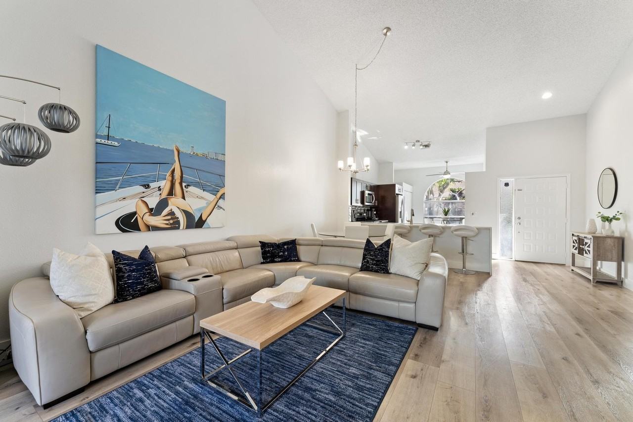 1903 Rosewood Way - Photo 5 of 33