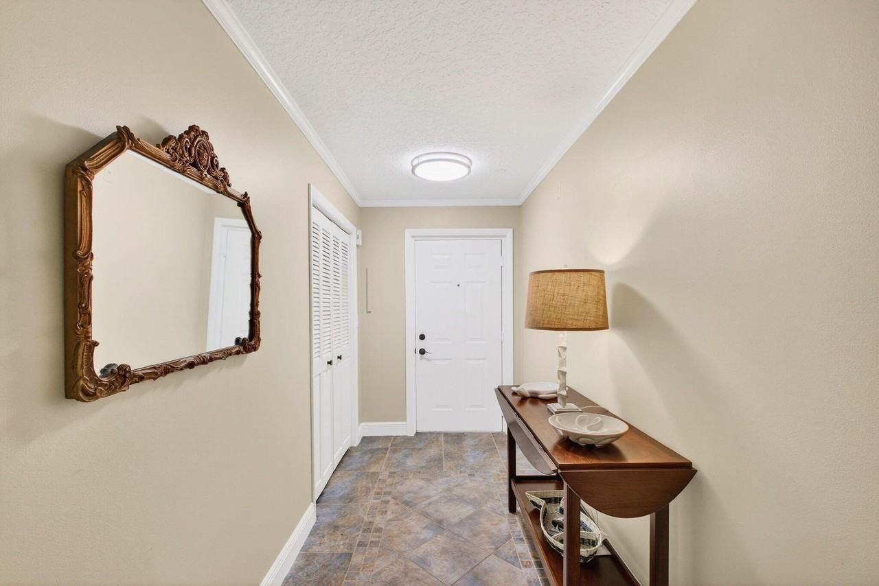 911 Oak Harbour Dr - Photo 6 of 50