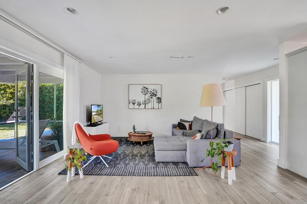 1299 Sw 9th St - Photo 4 of 28