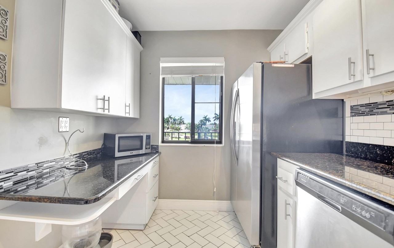 4070 Tivoli Ct Apt 307 - Photo 7 of 43