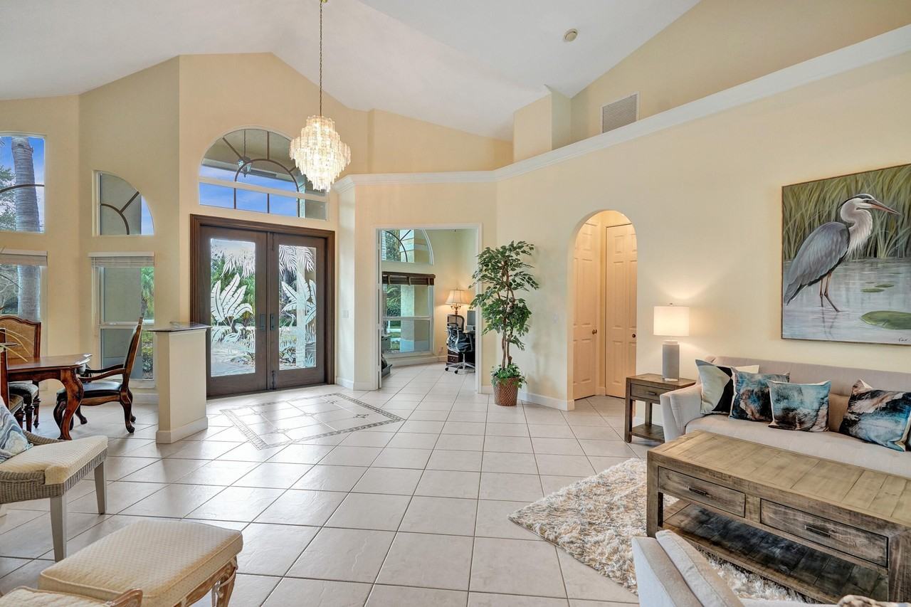 15910 Lindbergh Ln - Photo 7 of 47