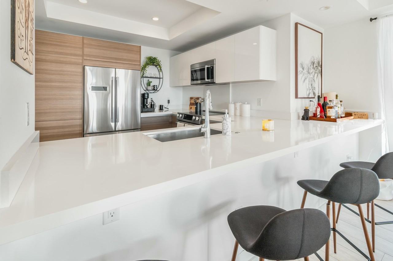 51 Se 19th Ave Unit 301 - Photo 2 of 14