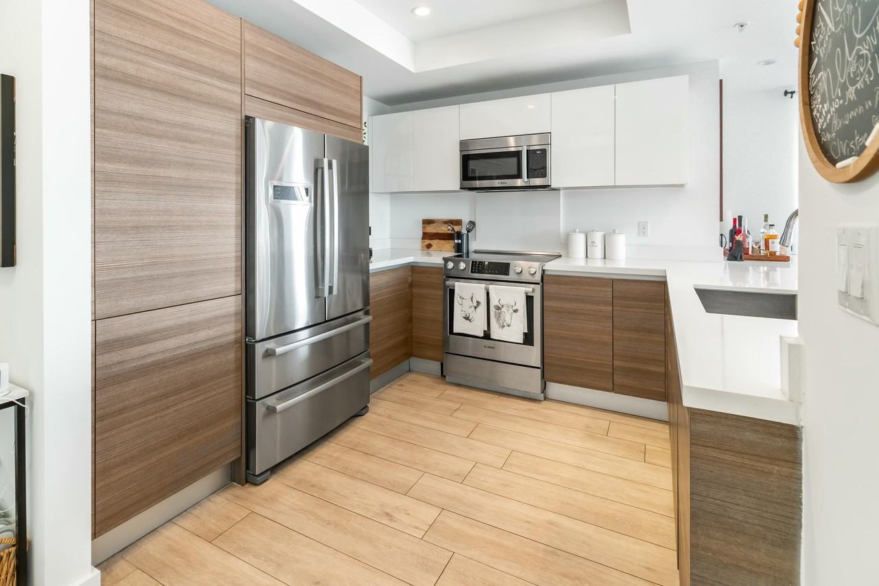 51 Se 19th Ave Unit 301 - Photo 5 of 14