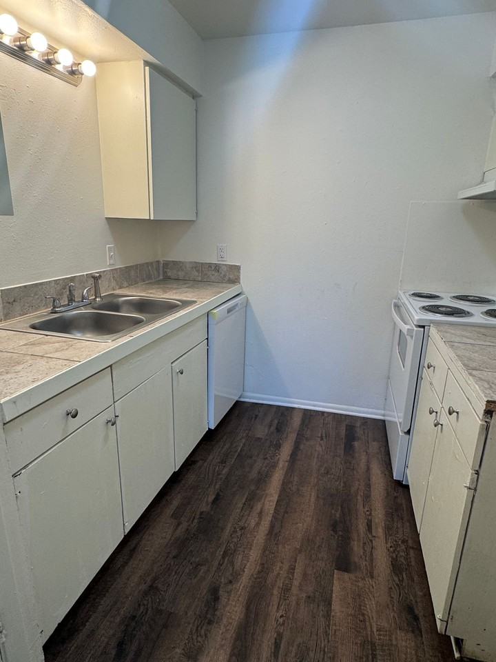 Little Creek Apartments - Photo 2 of 7