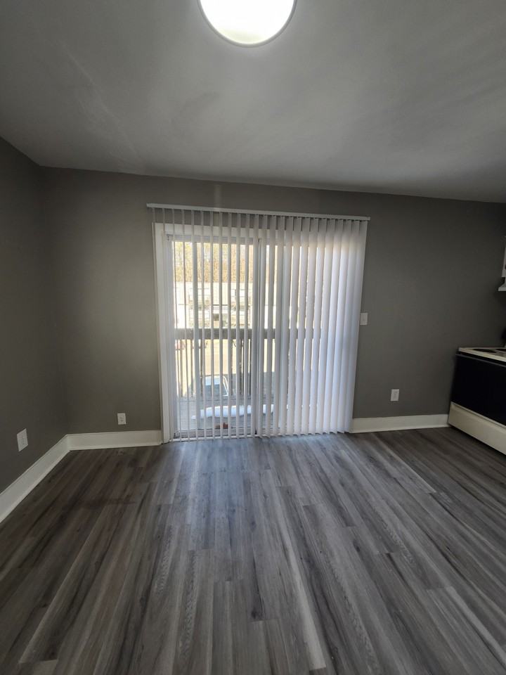 862 Mansard Square Dr #862TH - Photo 2 of 8