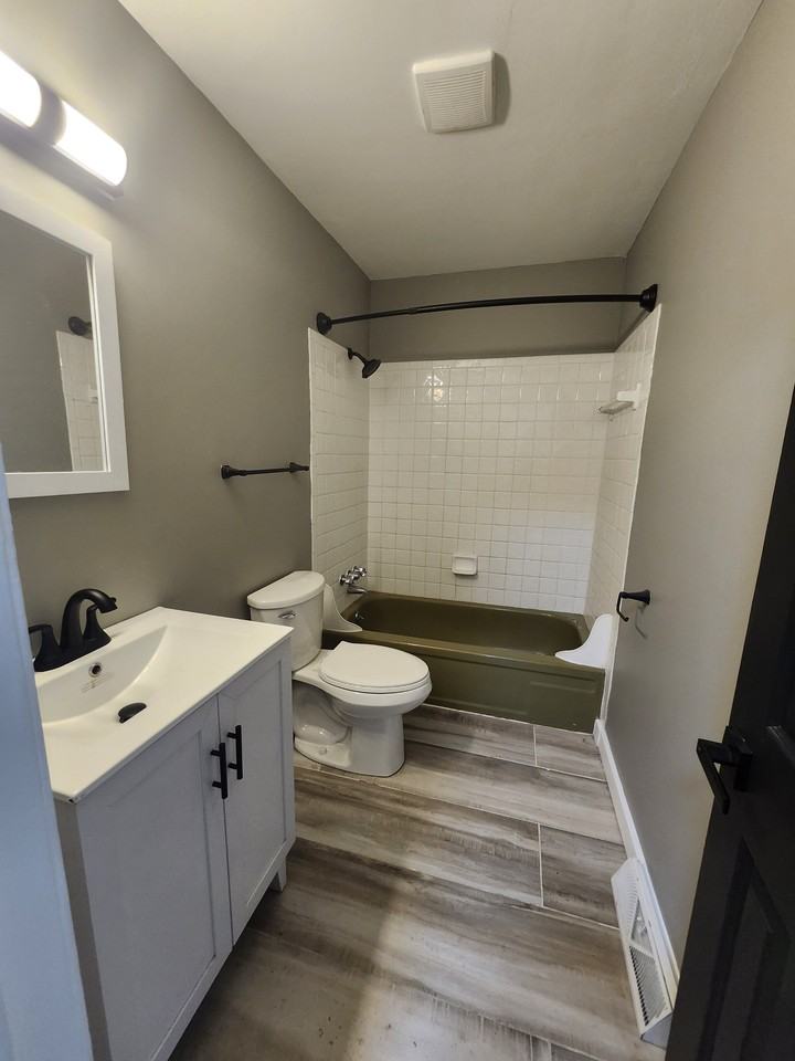 862 Mansard Square Dr #862TH - Photo 7 of 8