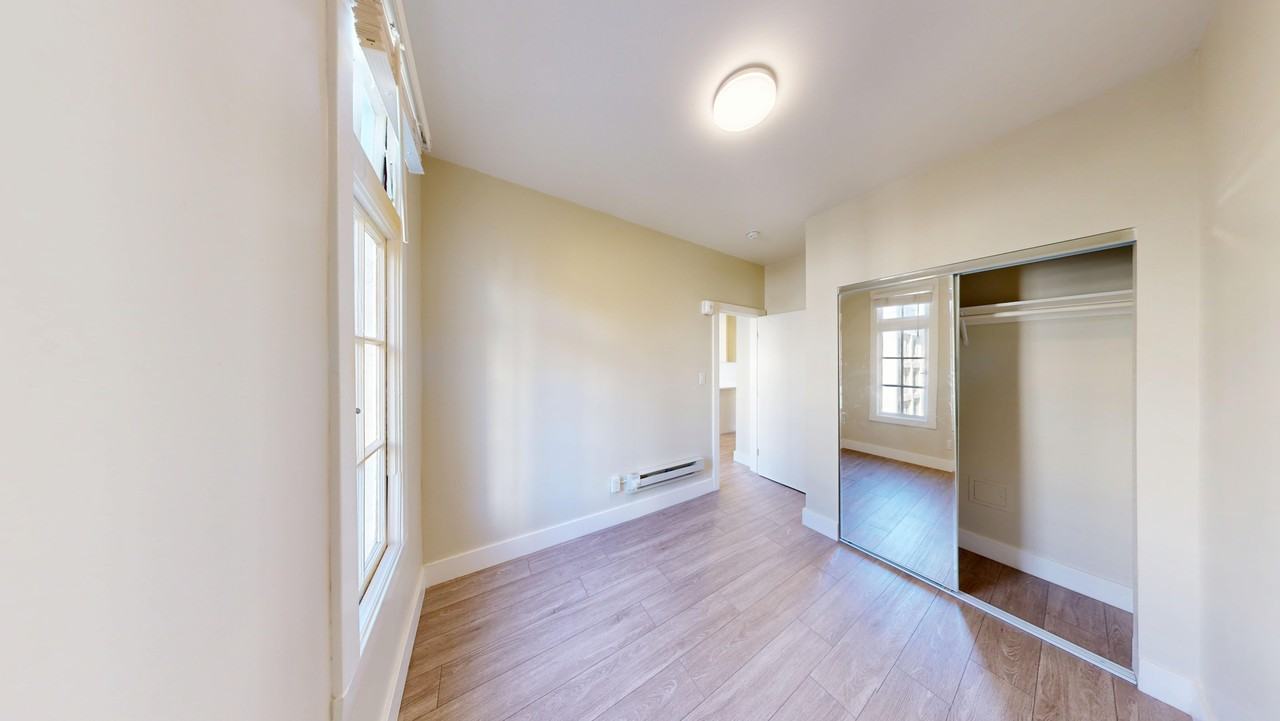 655 Stockton Street - Photo 6 of 32