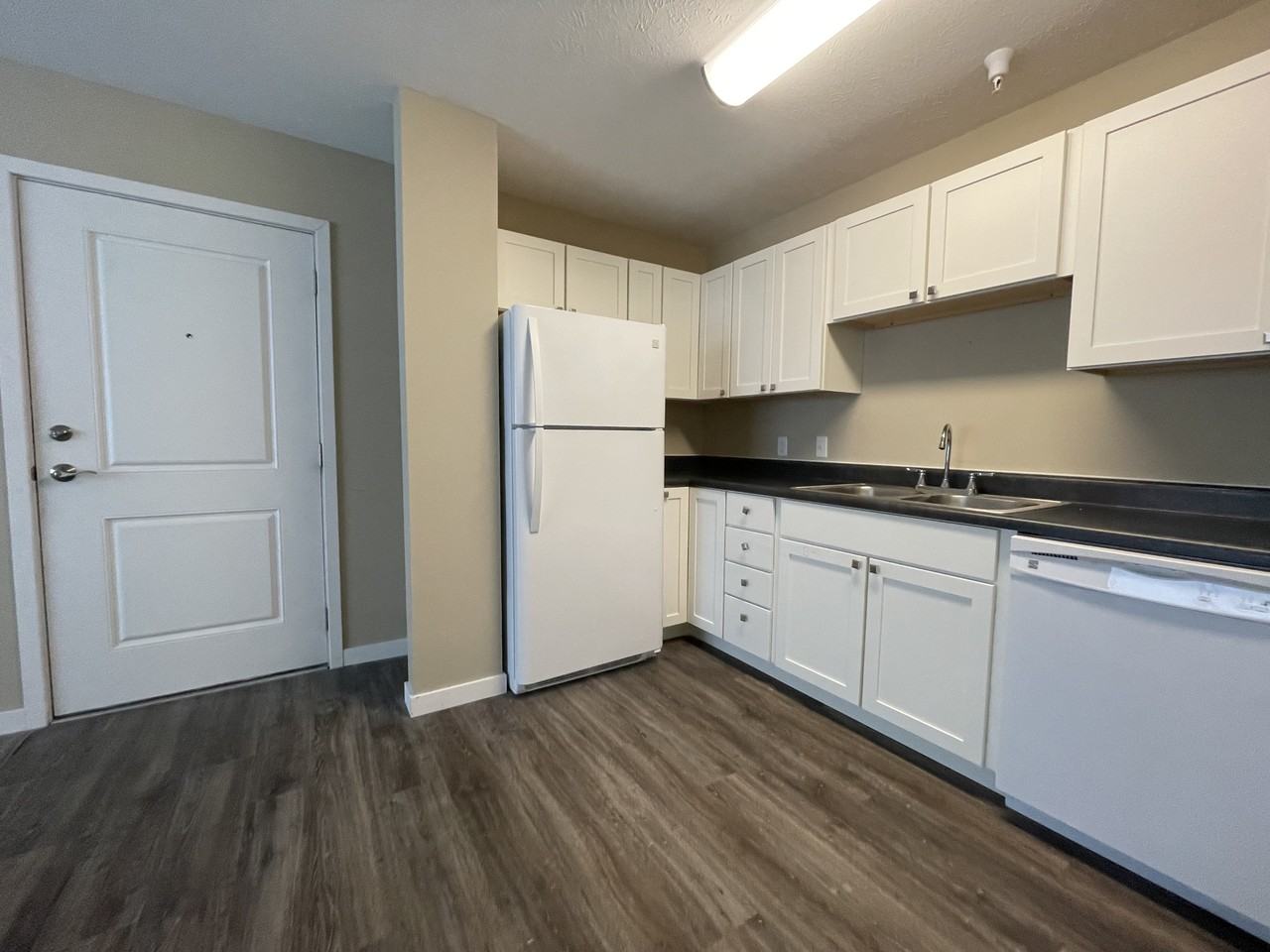 Cavalier Dr #107 - Photo 5 of 11