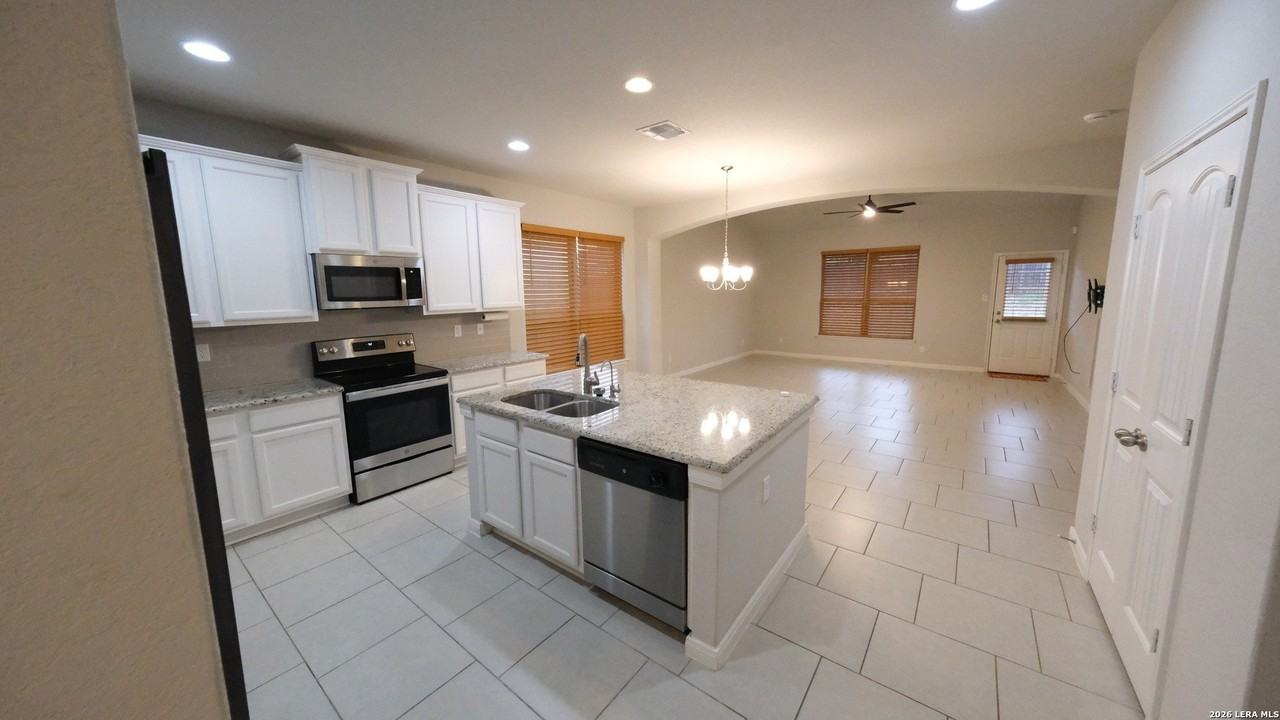 10335 Midsummer Mdw - Photo 6 of 26