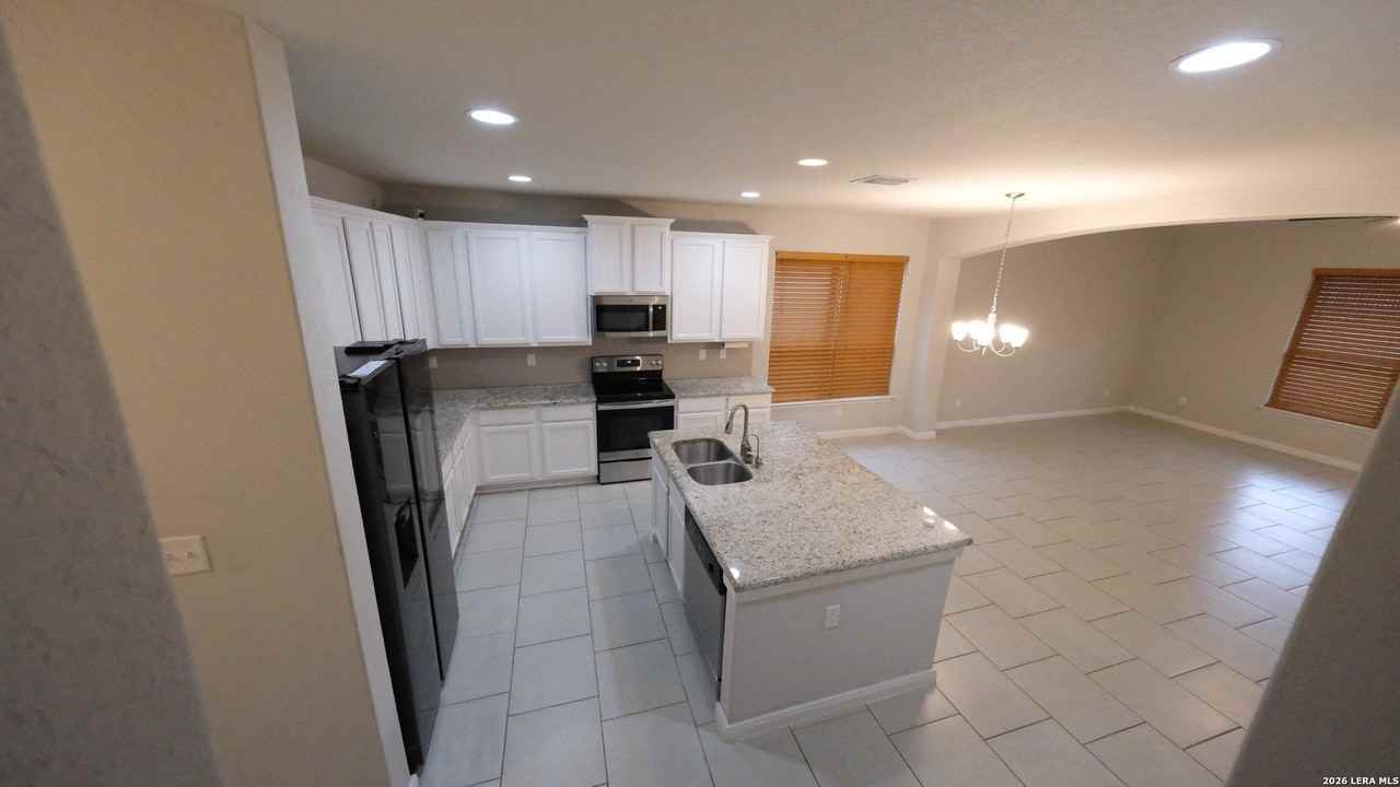 10335 Midsummer Mdw - Photo 7 of 26