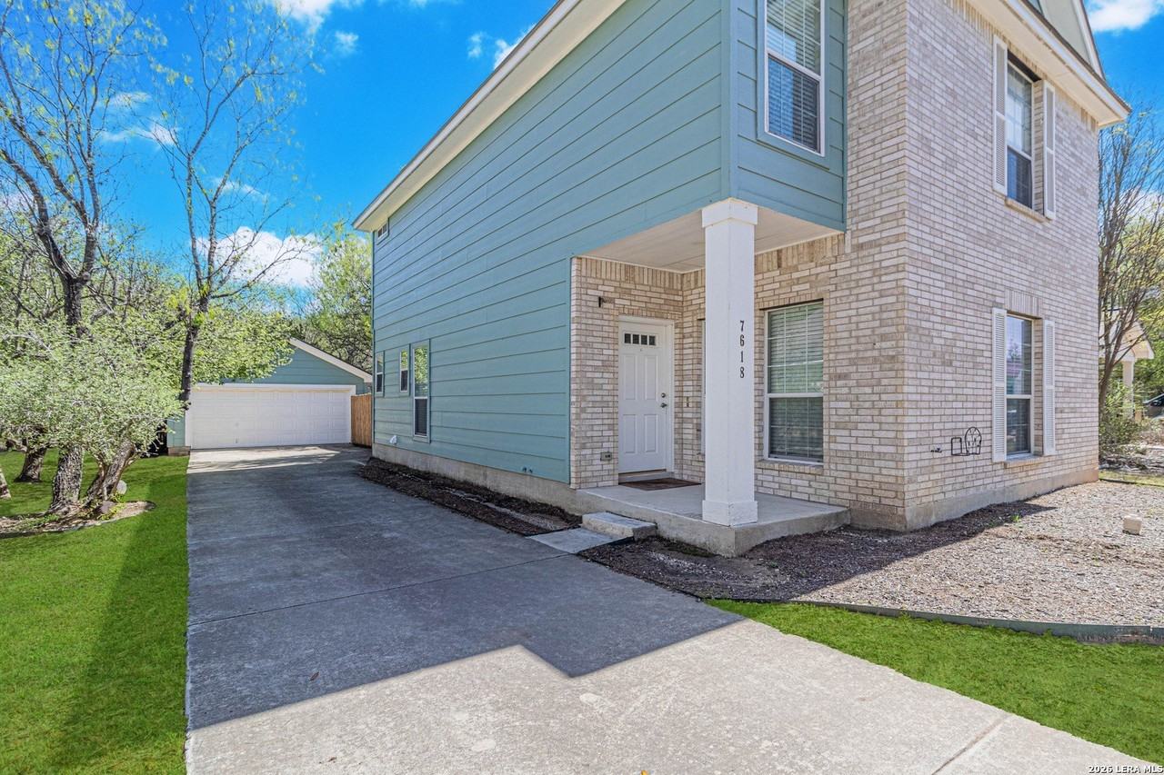 7618 Maycrest - Photo 4 of 50