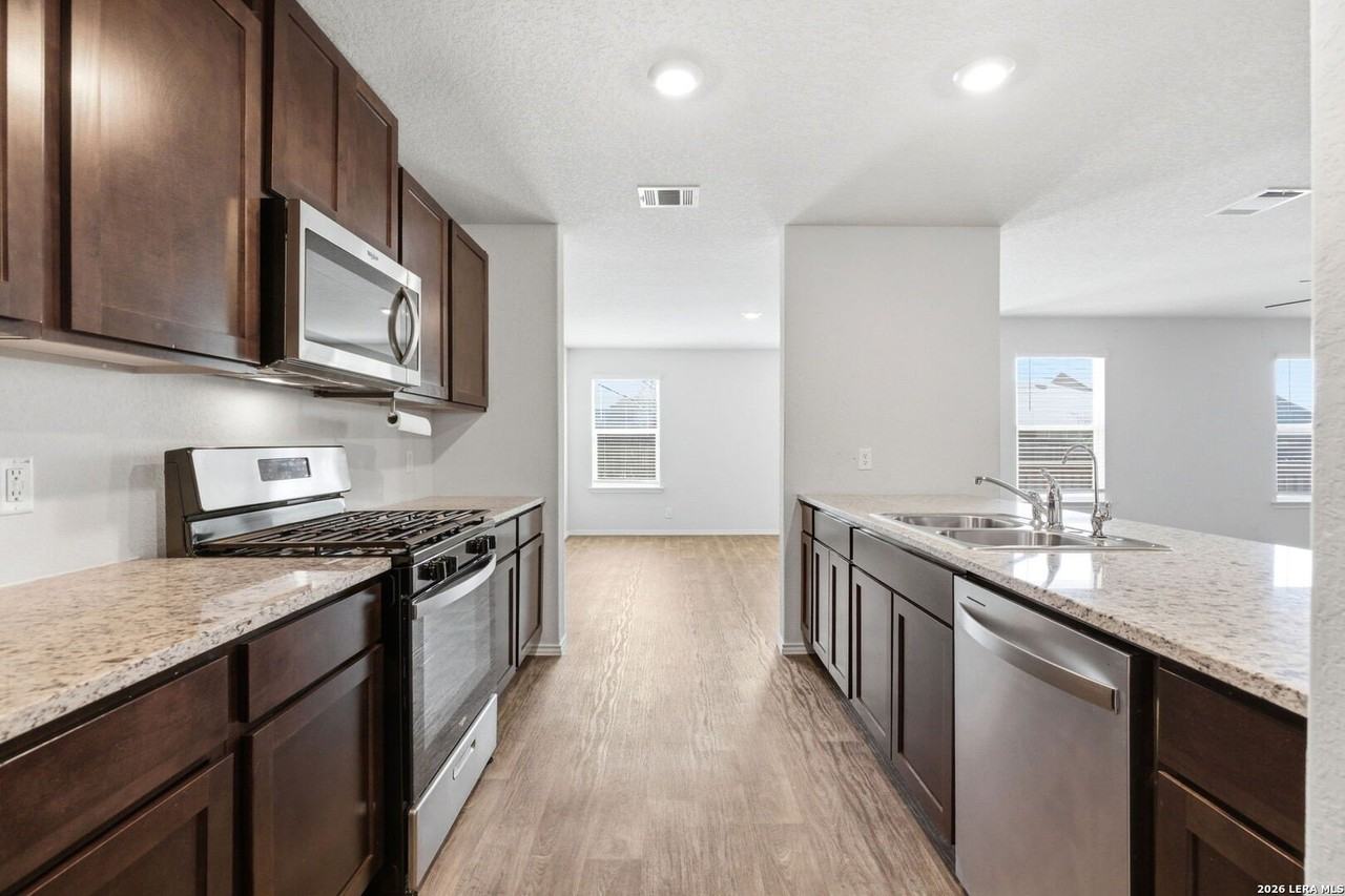 1042 Andean Emerald - Photo 3 of 18