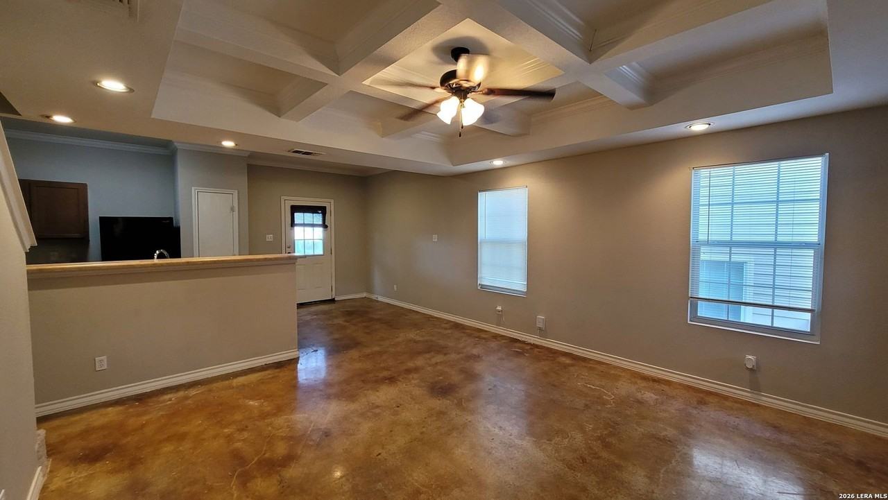 5010 Summit Wood Apt 1 - Photo 5 of 36