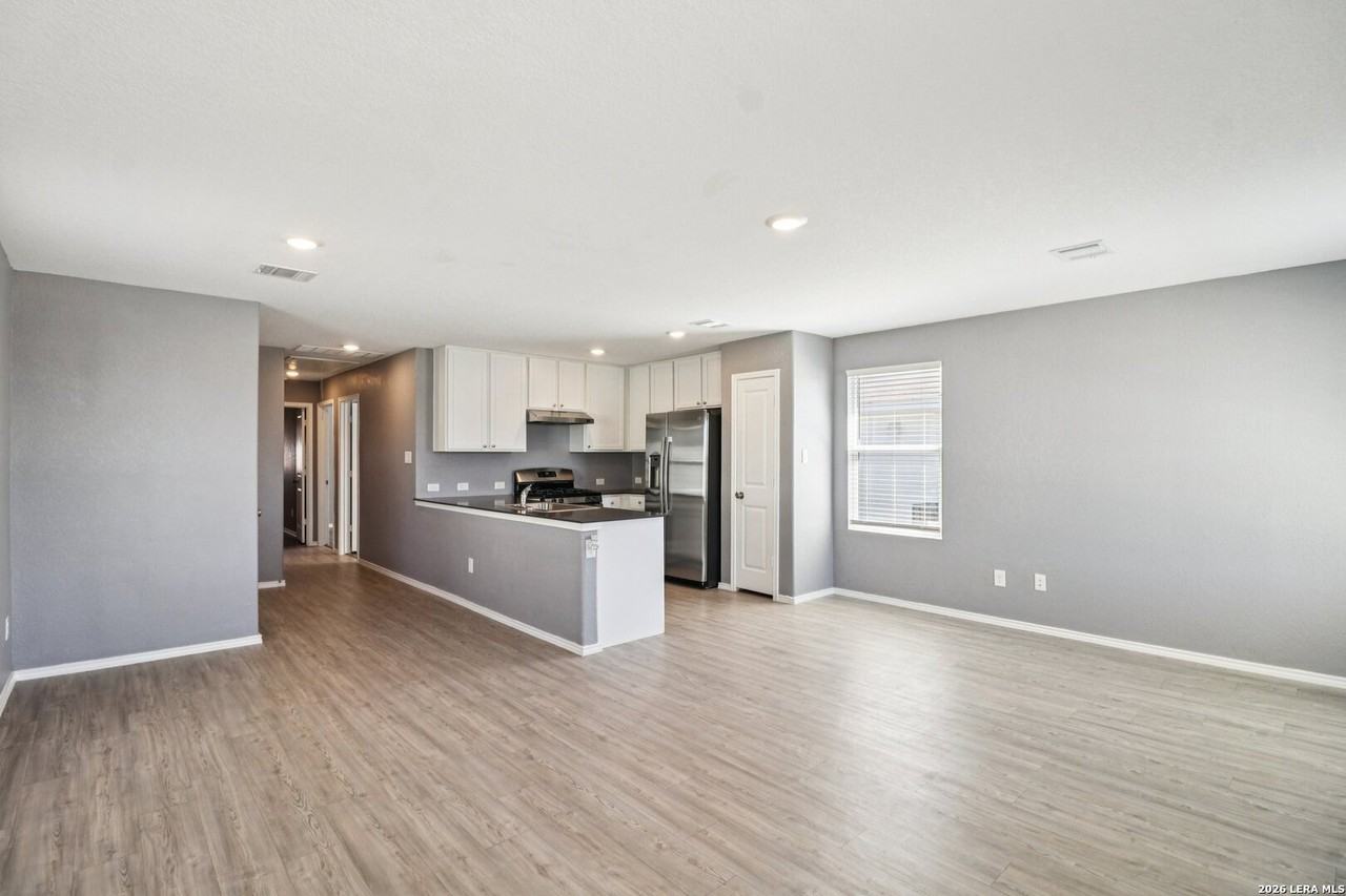 7244 Pasture Run - Photo 4 of 32